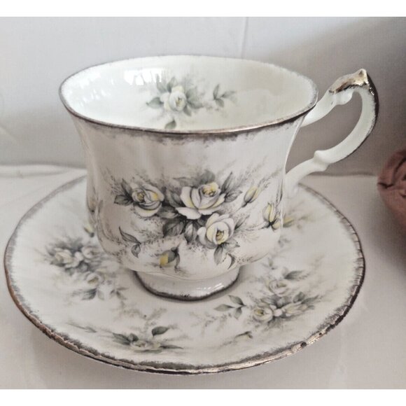 Vintage Paragon Bone China Cup & Saucer Sets (8 sets) FIRST LOVE in dust covers - Picture 1 of 15